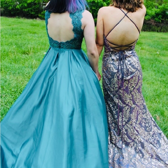 Size 2 prom dress - Picture 2 of 5